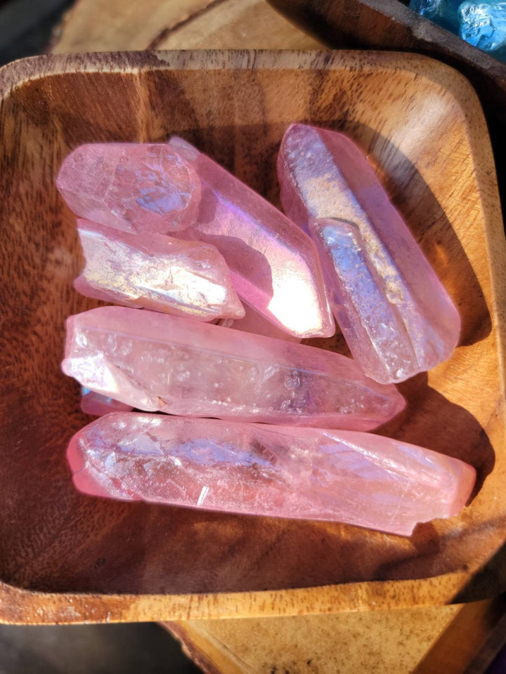 Aura Crystal Points, Spark Your Spirit: The Radiance of Aura Quartz - SOUTHBAYSALTS