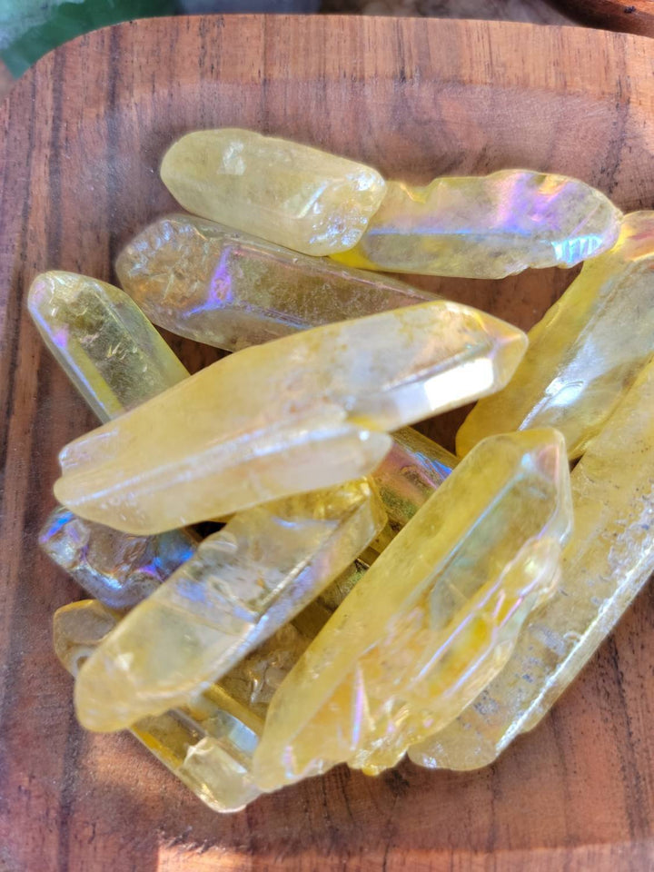 Aura Crystal Points, Spark Your Spirit: The Radiance of Aura Quartz - SOUTHBAYSALTS